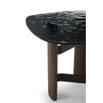 Măsuță de cafea modernă pentru living 65 cm, blat din sticlă fumurie și structură din lemn masiv de ulm, design contemporan elegant TENEBRA - imagine 5